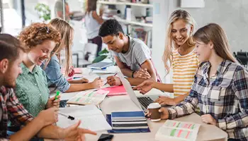 Etudiants Acadomia en révision