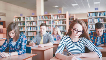 Groupe d'élève qui prépare le brevet avec Acadomia