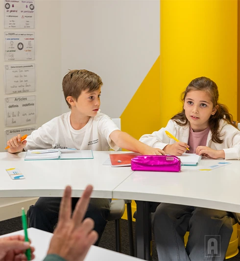 Classe d'élèves de primaire en centre Acadomia - photo tous droits réservés