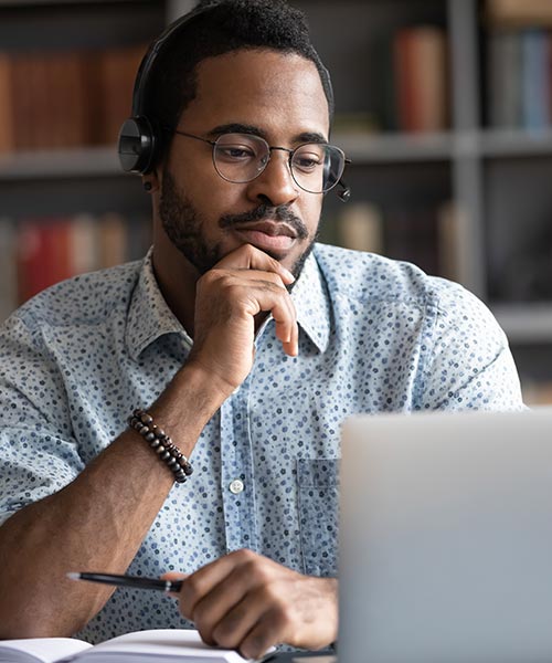 Cours en ligne Acadomia pour les adultes à l'étranger