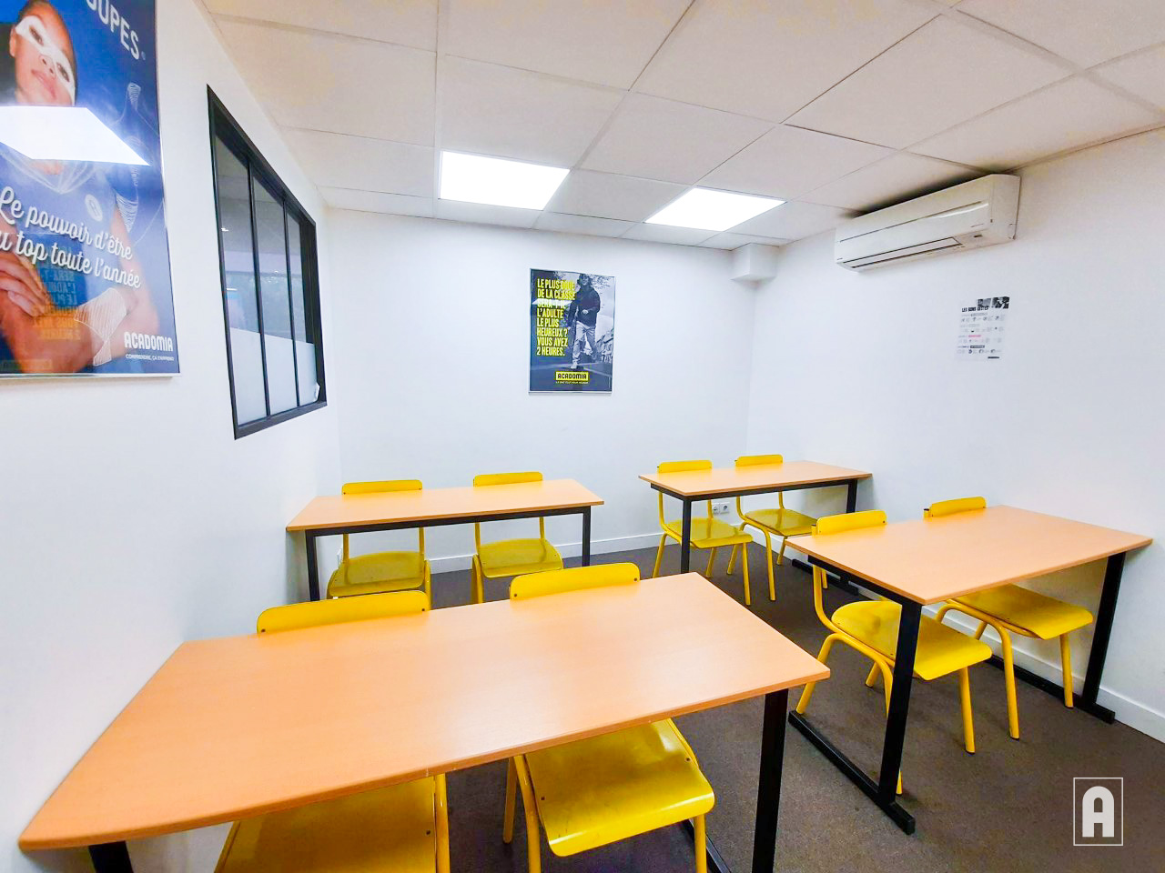 Salle de classe dans le centre Acadomia de Courbevoie