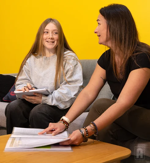 Entretien avec une conseillère Acadomia et une élève de lycée - photo tous droits réservés