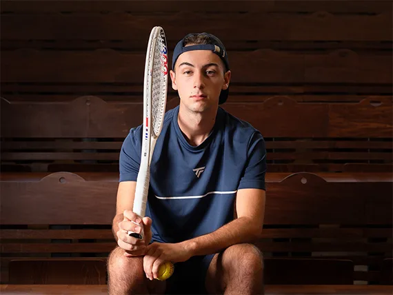 Portrait de Thomas Memisoglu, ancien élève E-Campus Acadomia en sport-études tennis - photo tous droits réservés