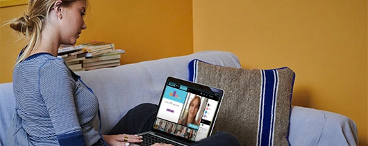 Elève en soutien scolaire Acadomia qui utilise la solution Instacours