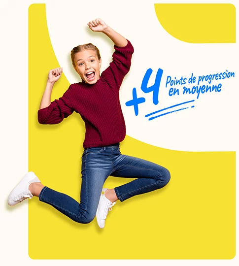 Elève qui saute de joie avec plus 4 points de progression en moyenne