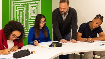 Lycéens en stage avec Acadomia - photo tous droits réservés