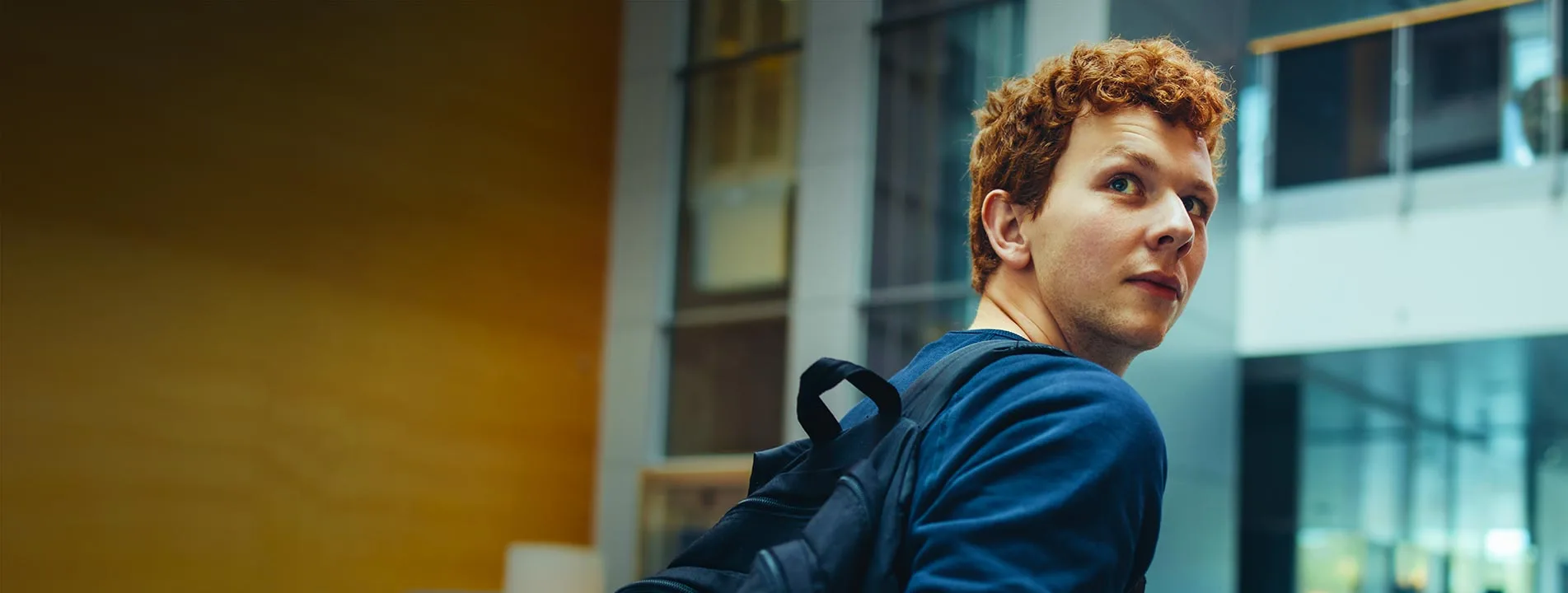 Portrait d'un élève qui se rend en cours avec Acadomia