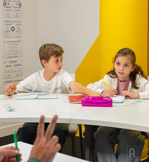 Classe d'élèves de primaire en centre Acadomia - photo tous droits réservés