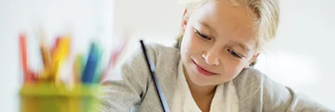 Portrait d'une élève de primaire en Troisième Institut Molière