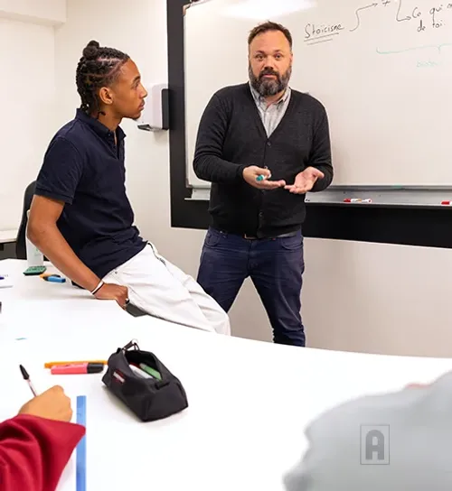 Cours collectif de philosophie avec un enseignant Acadomia - photo tous droits réservés