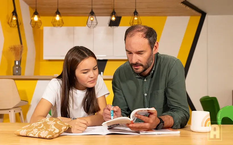 Cours particulier collégien avec un enseignant Acadomia - photo tous droits réservés
