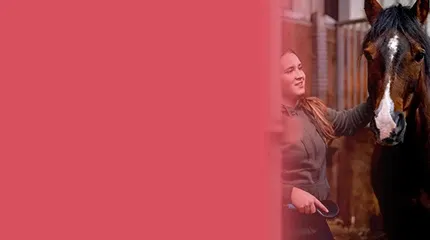 Jeune élève sport-études équitation avec la FFE et Acadomia - photo tous droits réservés