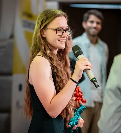 Lauréate à la cérémonie de remise de prix des trophées des passionnés Acadomia - photo tous droits réservés