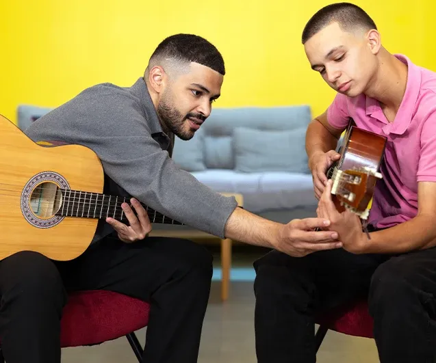 Cours particulier de guitare avec un prof de musique Acadomia - photo tous droits réservés