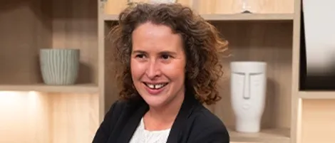 Portrait d'Aurélie Poulin - responsable service pédagogie Acadomia - photo tous droits réservés